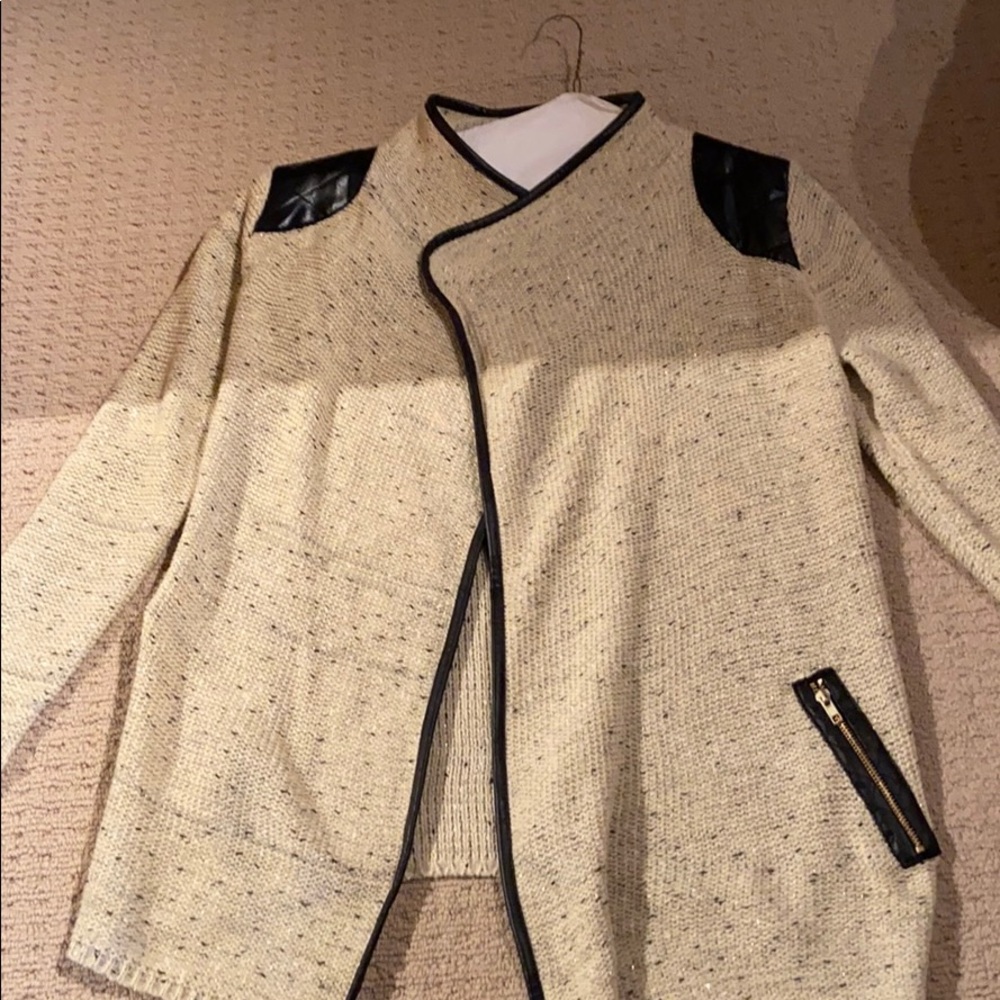 Duster/top/jacket oatmeal and gold knit color-with faux leather. EUC!